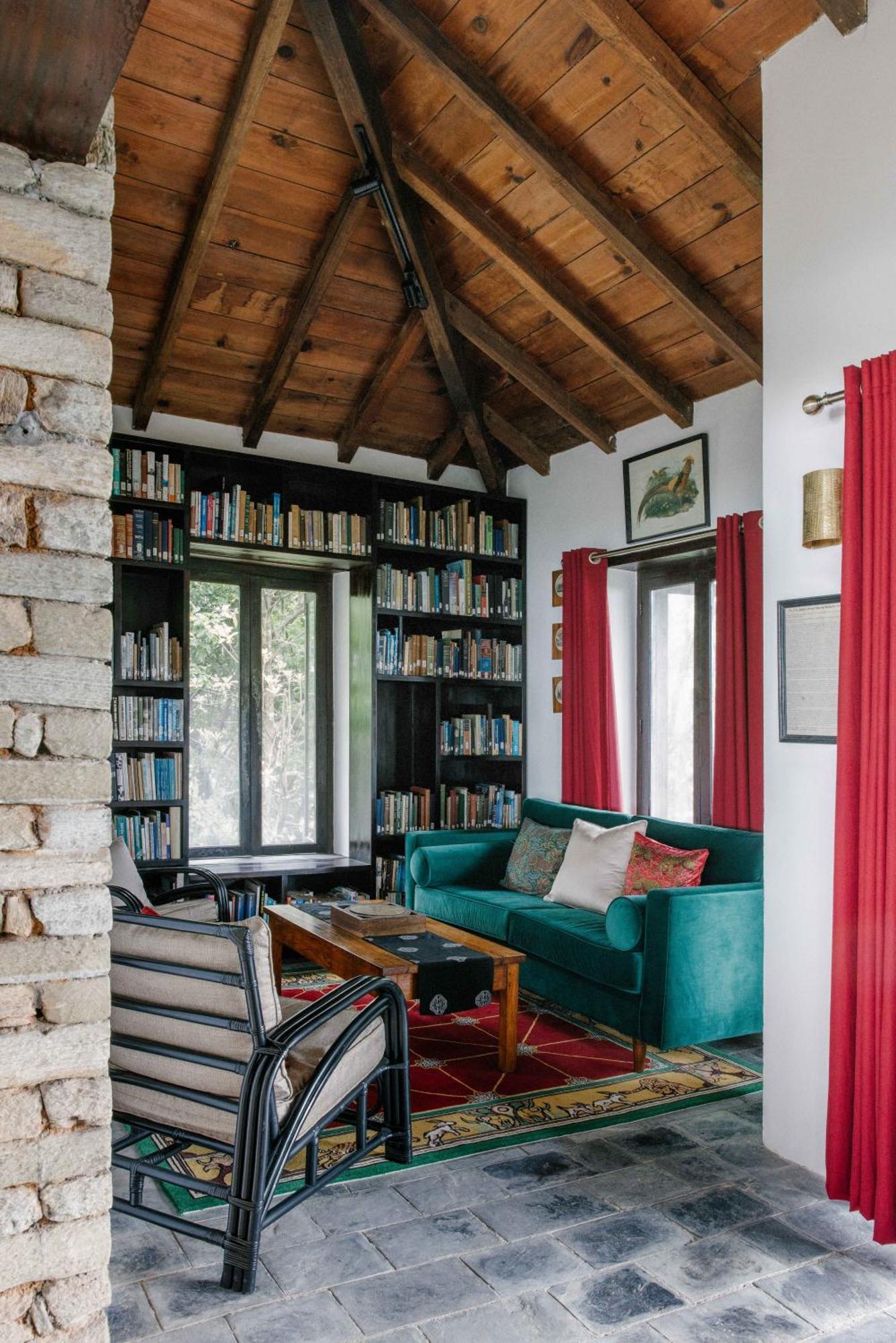 Tiger Mountain Pokhara Lodge Екстериор снимка